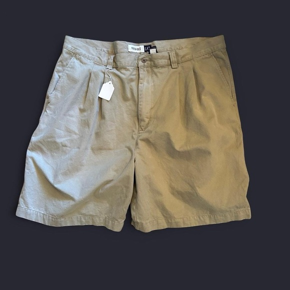 90s Vibe- Khakis GAP Men’s Relaxed Fit Pleated Chino Shorts Size 42 | - Picture 6 of 6